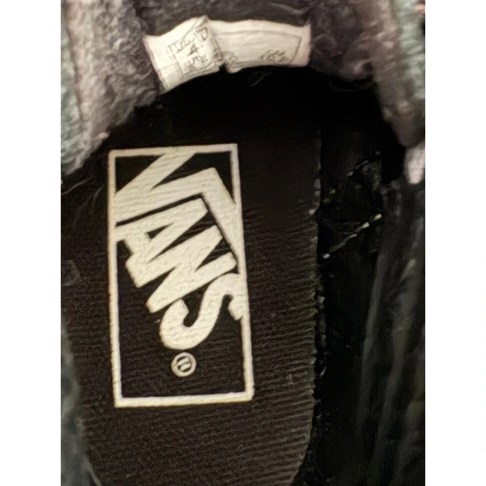 Vans Toddler Sk8-Hi Zip Sneaker Suede Canvas Size 4 Black White High Top Shoes